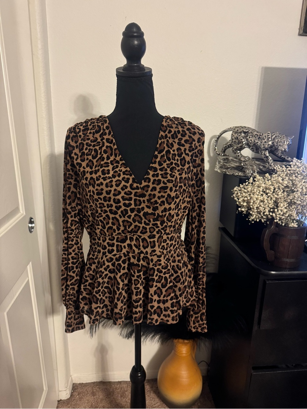 Women’s Leopard Print V-Neck Peplum Blouse - Brown